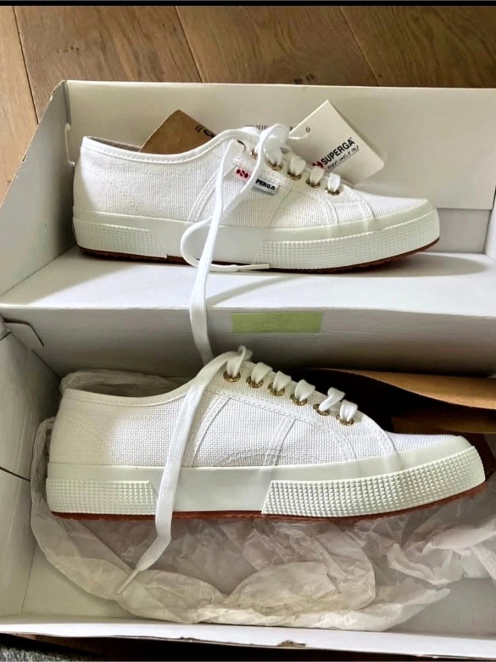 Superga Classic White Sneakers US 8 NWT
